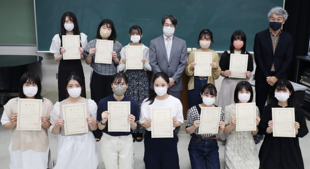 2021一年次奨励奨学生集合写真