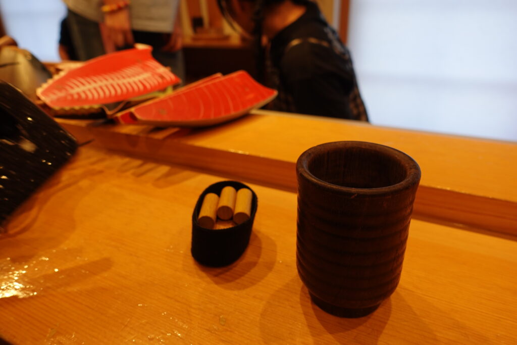 お寿司屋さんごっこができる木のおもちゃたち